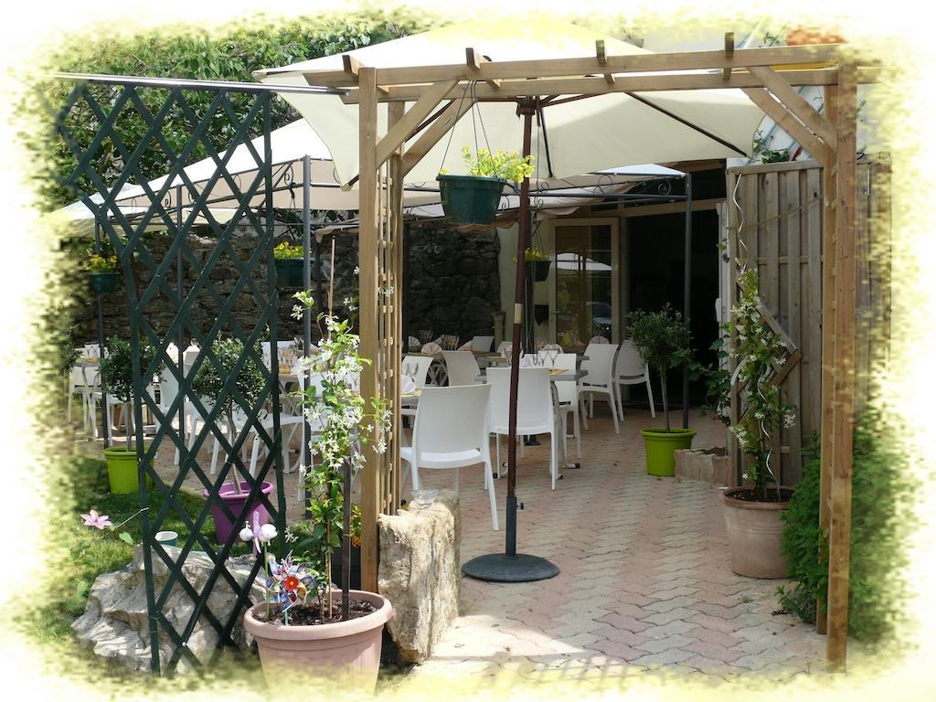Hotel De La Couronne 2*